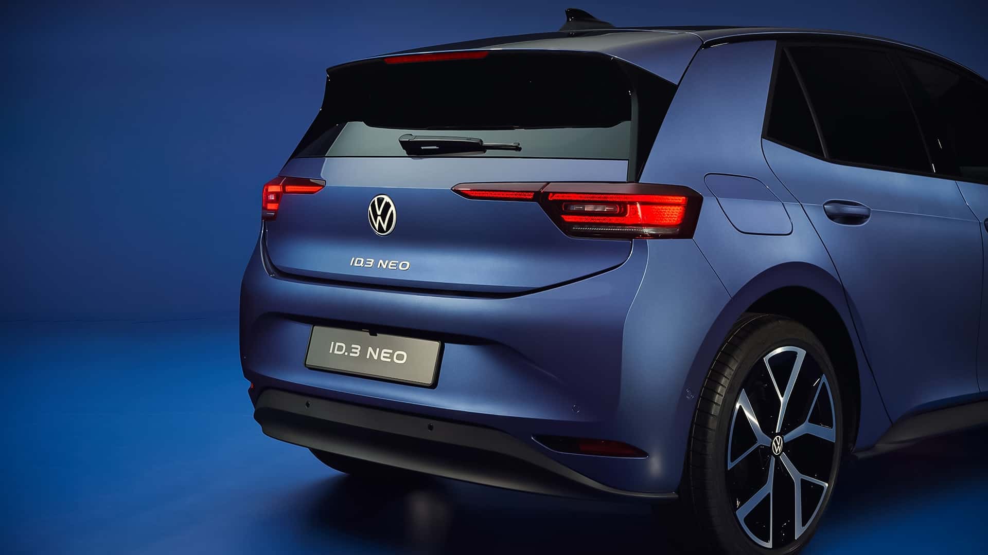 Volkswagen ID.3 Neo 2026 с другой стороны тесты